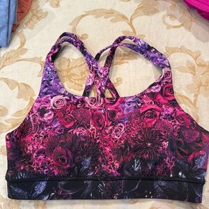 EUC Lululemon energy bra size 6.
